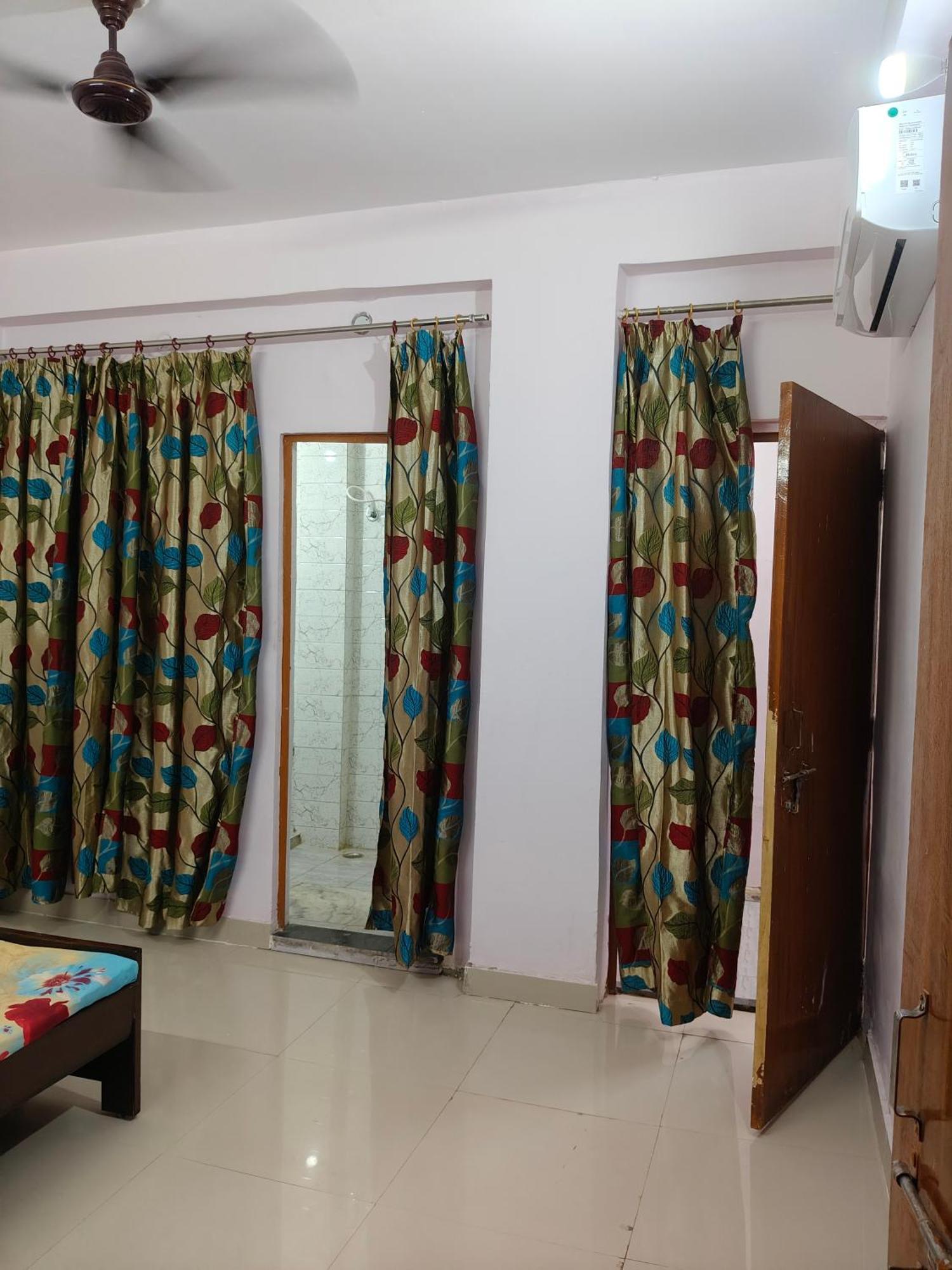 Sharda Homestay Ayodhya Luaran gambar
